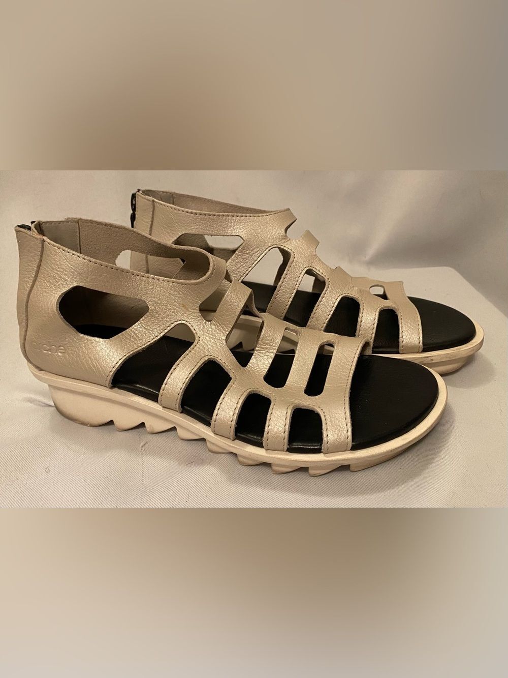 Arche Metallic Cream Leather Cutout Sandals